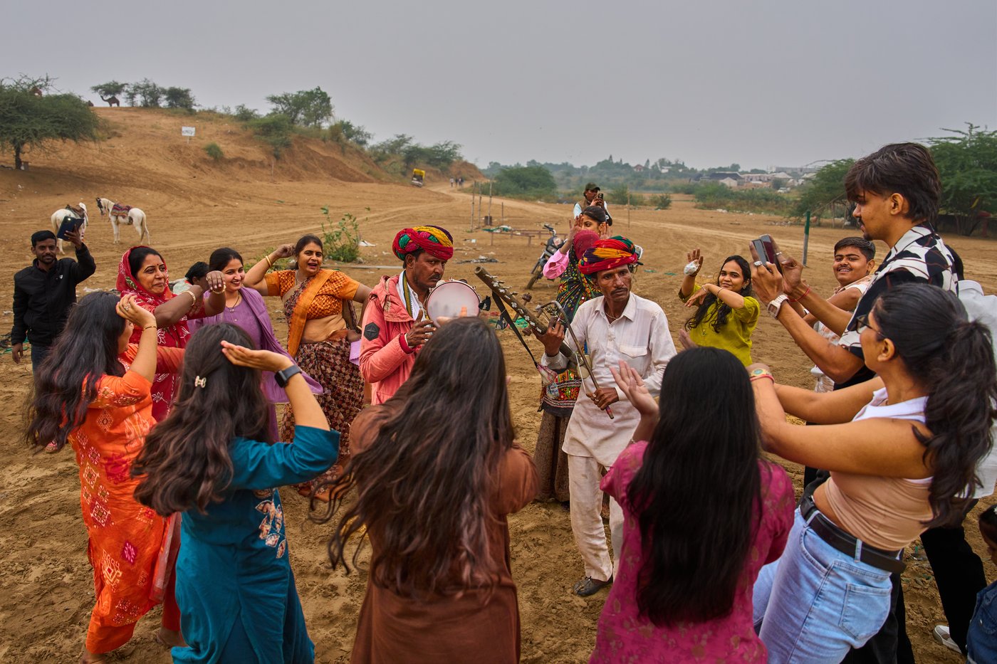 A camel fair in India's desert town of Pushkar draws traders and tourists, in photos | iNFOnews.ca
