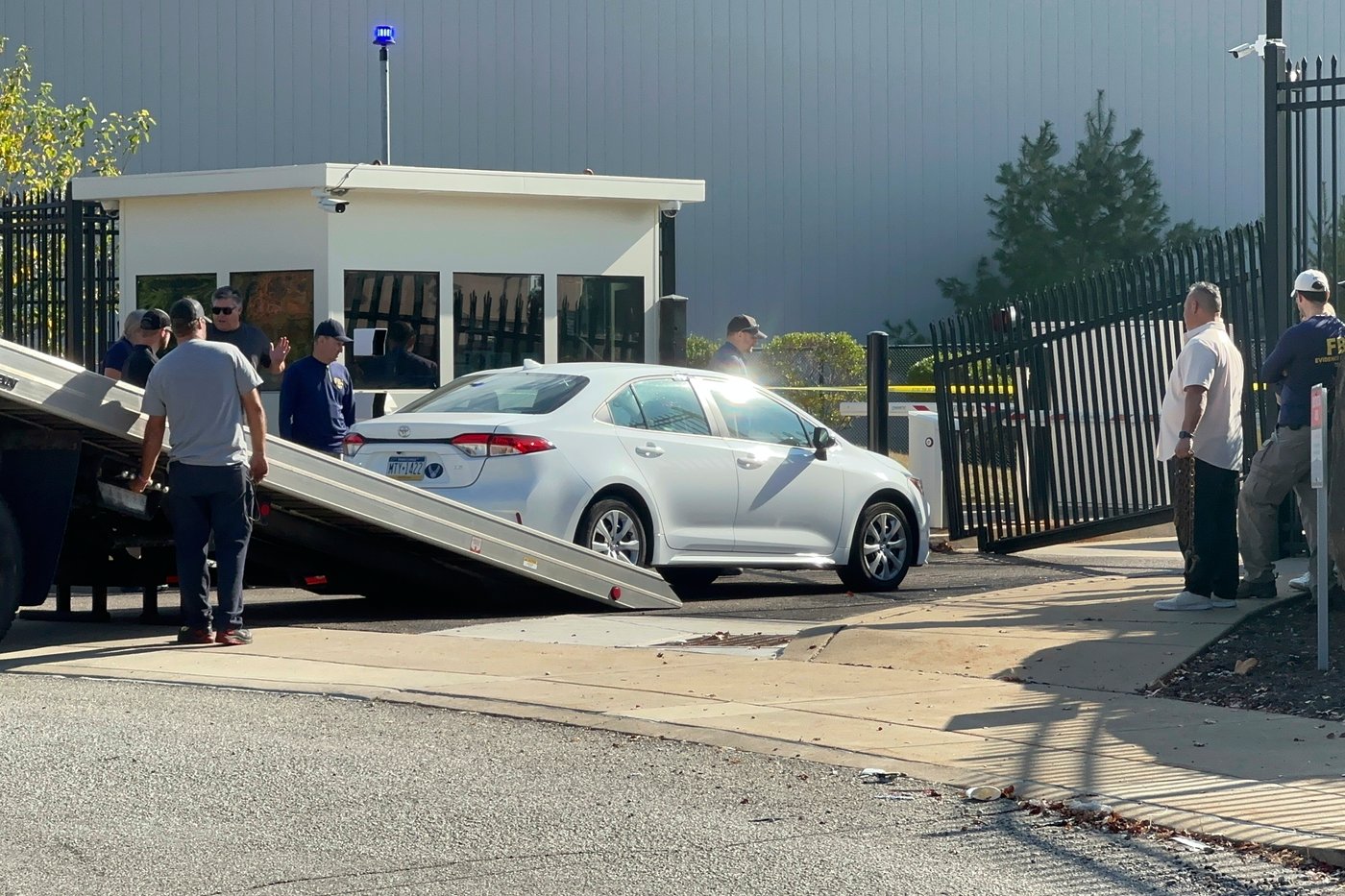 Man charged with ramming car into FBI gate in Pittsburgh later used Latin phrase about tyrants | iNFOnews.ca