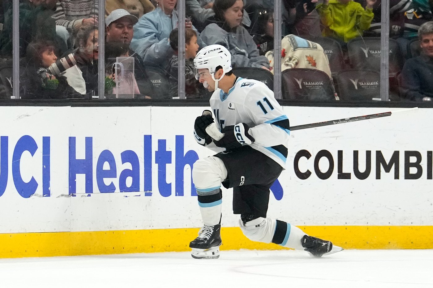 Lundell scores late, Panthers top Mammoth 4-3 for third consecutive win | iNFOnews.ca Lundell scores late, Panthers top Mammoth 4-3 for third consecutive win | iNFOnews.ca