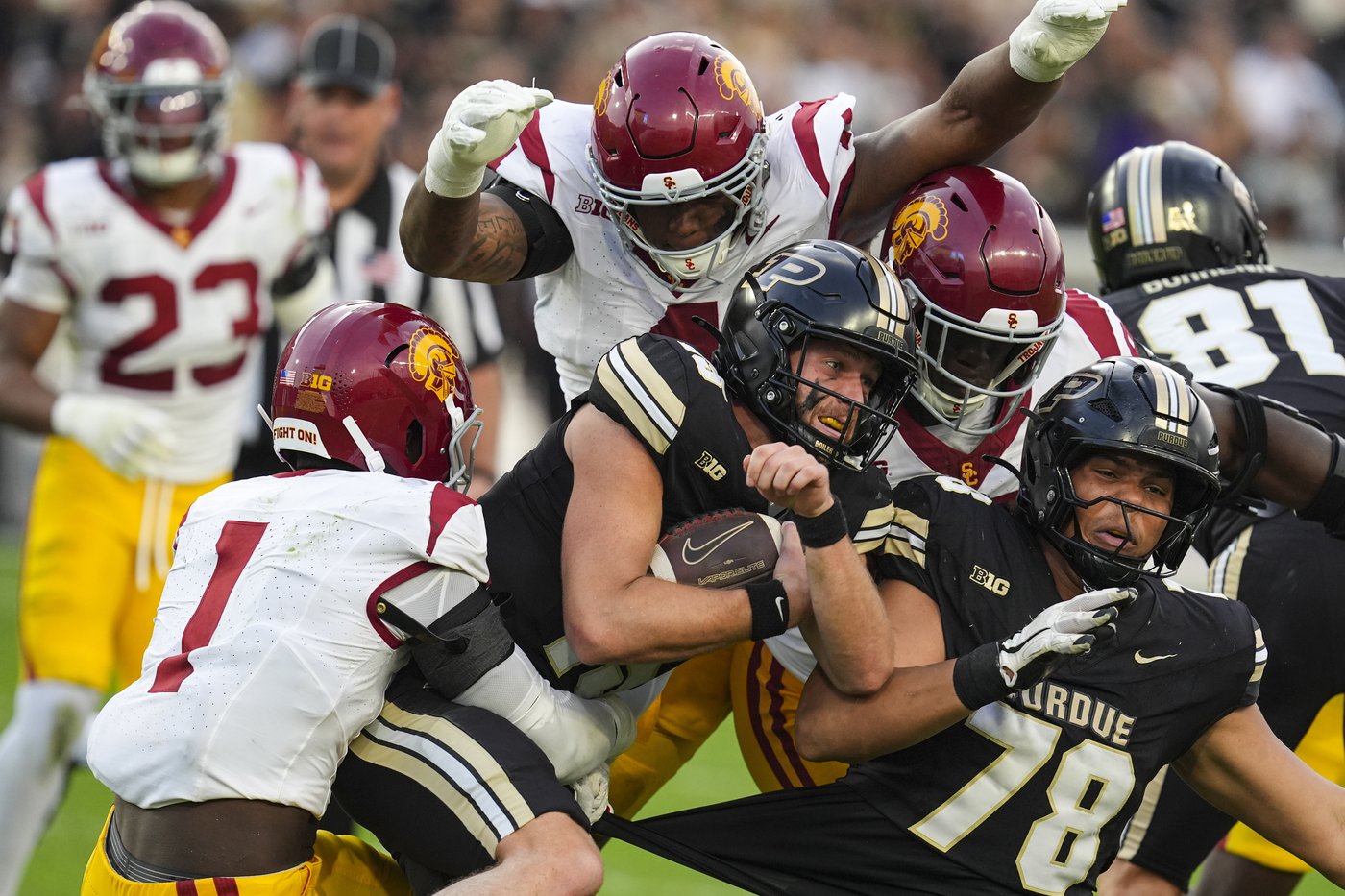 USC overcomes 3-hour delay and slow start to hold off Purdue for 33-17 victory in Big Ten opener | iNFOnews.ca USC overcomes 3-hour delay and slow start to hold off Purdue for 33-17 victory in Big Ten opener | iNFOnews.ca