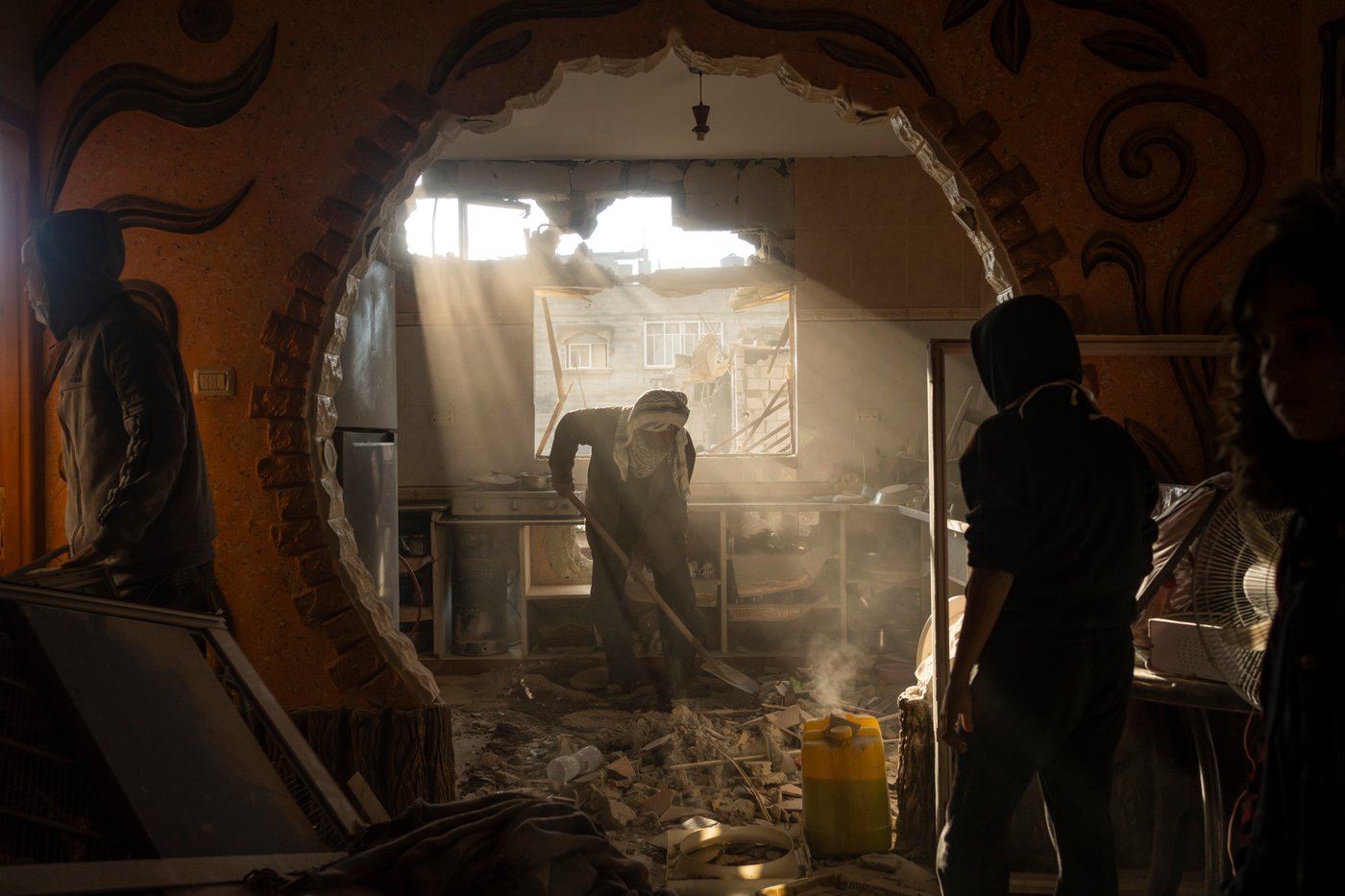 Photos from 2 years of war between Israel and Hamas bear witness to its horrors | iNFOnews.ca