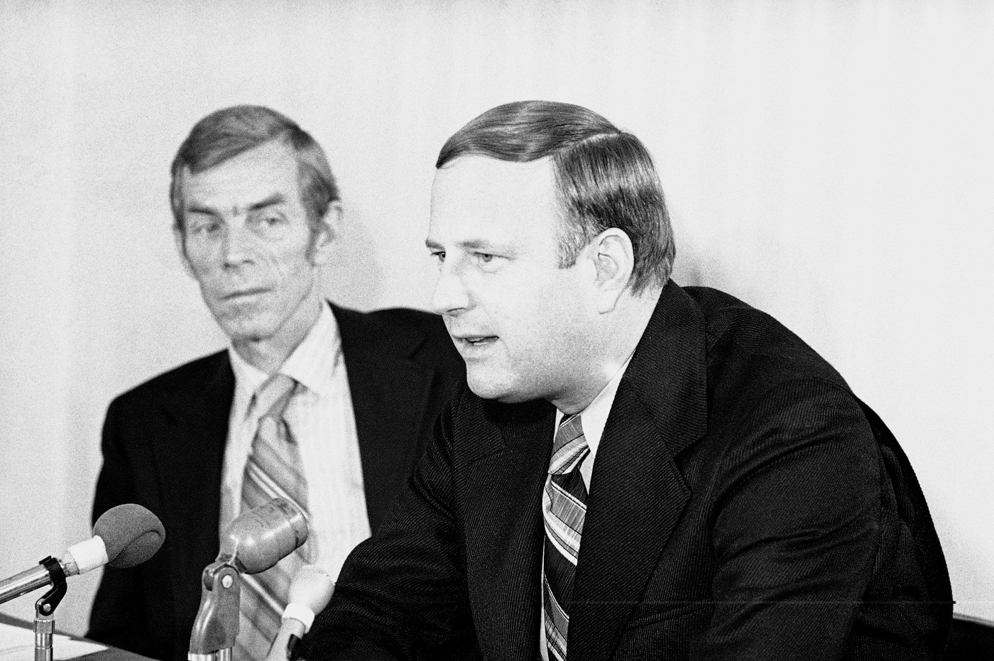 Chuck Neinas, a key architect and adviser over decades of college sports, dies at 93 | iNFOnews.ca