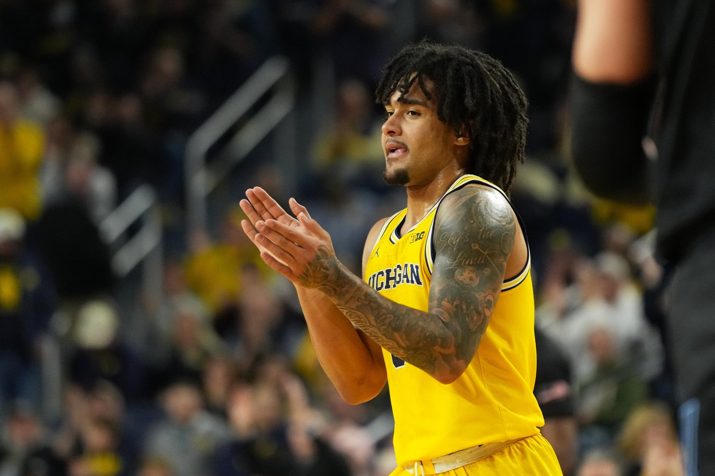 No. 2 Michigan routs Villanova 89-61, remaining unbeaten with 6th straight win by 25-plus points | iNFOnews.ca No. 2 Michigan routs Villanova 89-61, remaining unbeaten with 6th straight win by 25-plus points | iNFOnews.ca