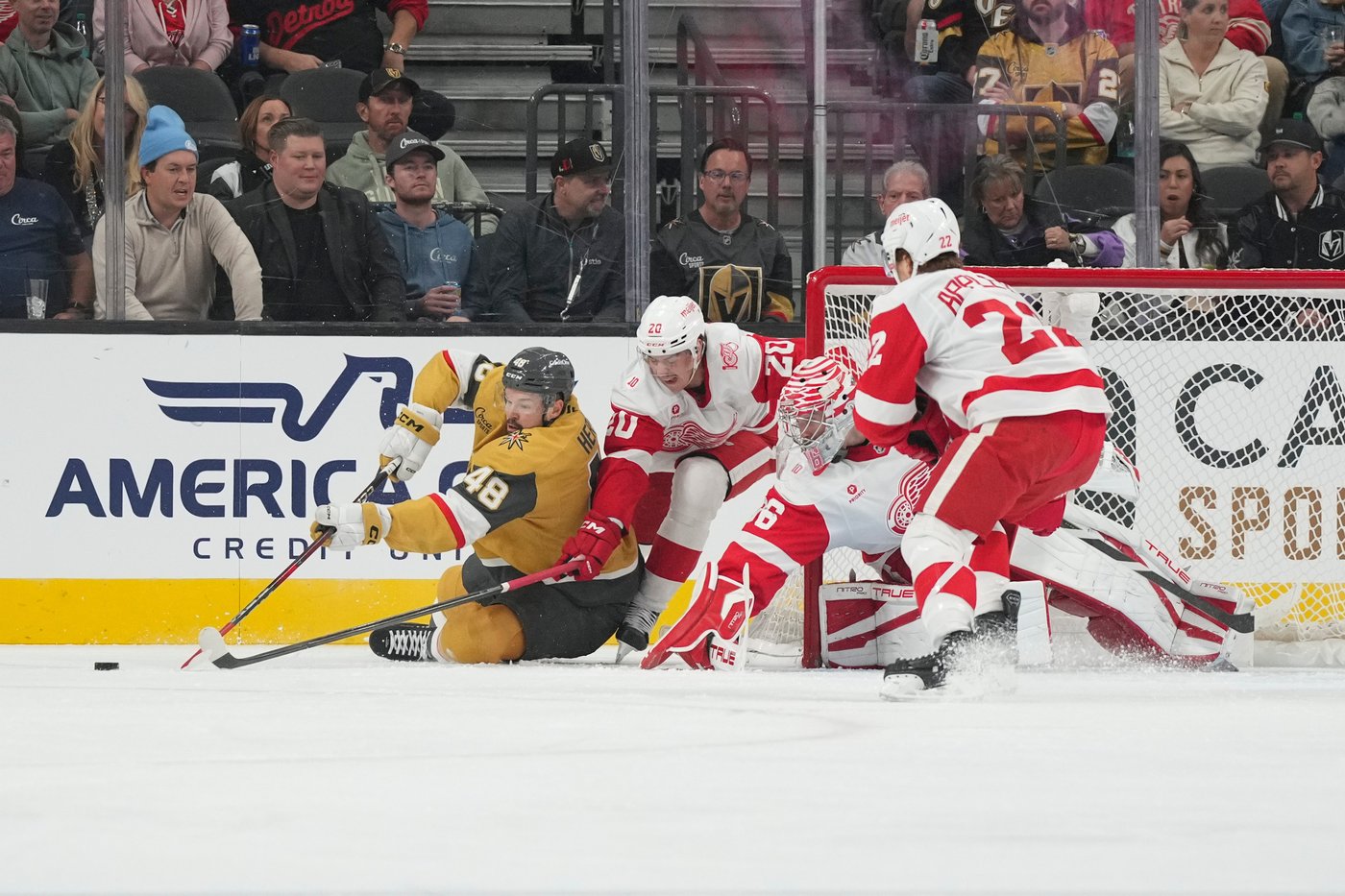 Schmid makes 24 saves, Barbashev scores in Golden Knights' 1-0 victory over Red Wings | iNFOnews.ca
