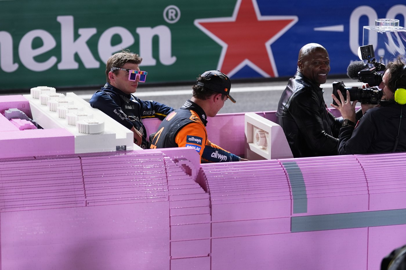 Max Verstappen wins Las Vegas Grand Prix, narrows F1 points gap | iNFOnews.ca