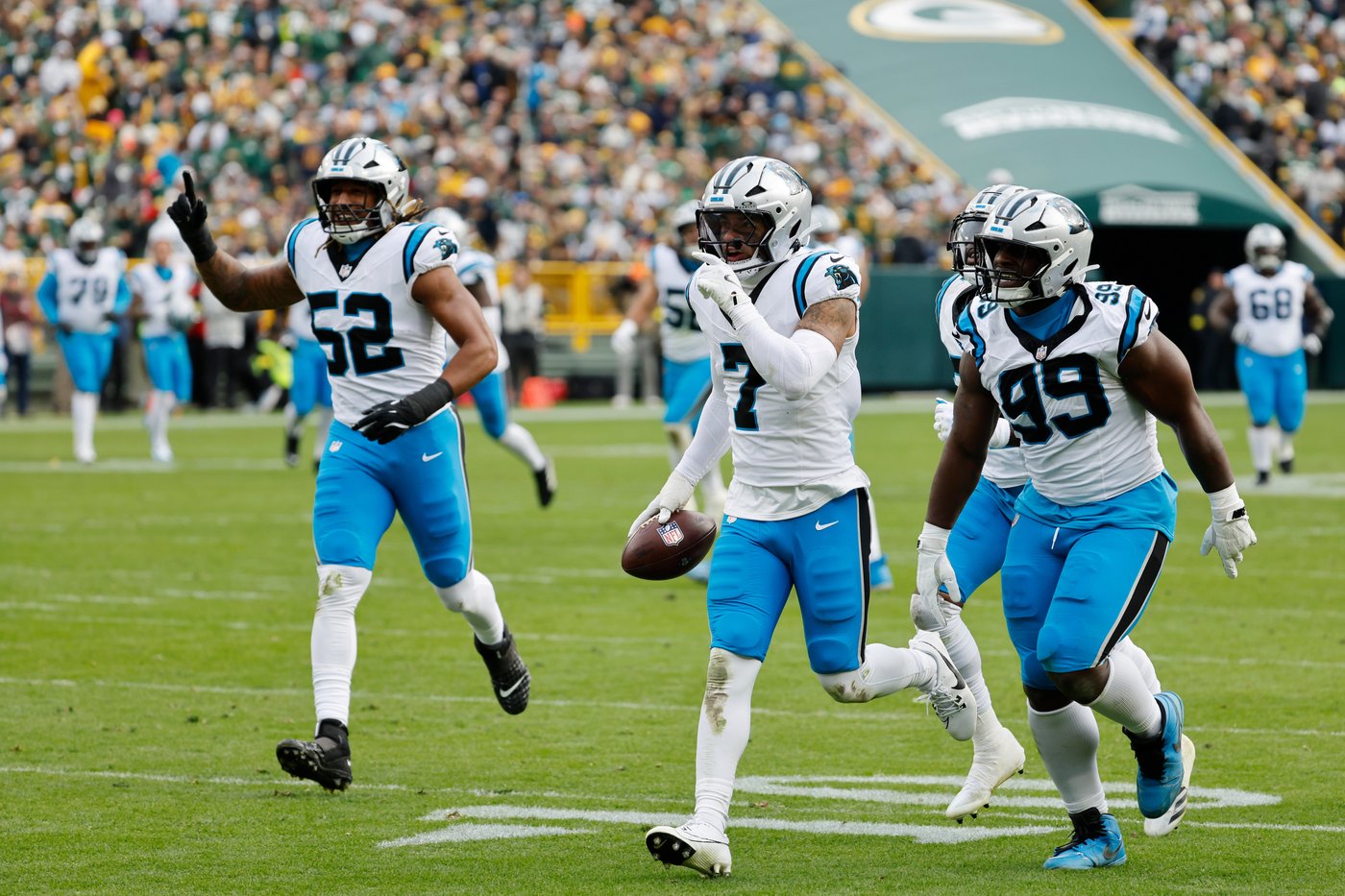 Rico Dowdle's big day and Ryan Fitzgerald's big kick give Panthers 16-13 win over Packers | iNFOnews.ca
