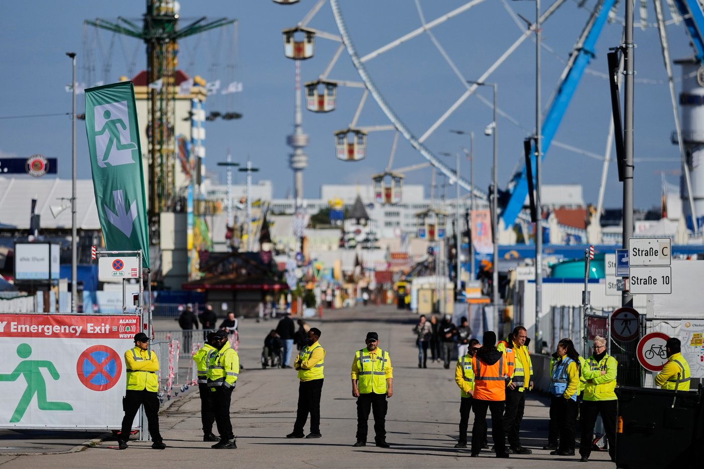 Police say security sweep ends and Oktoberfest is reopening after bomb threat | iNFOnews.ca