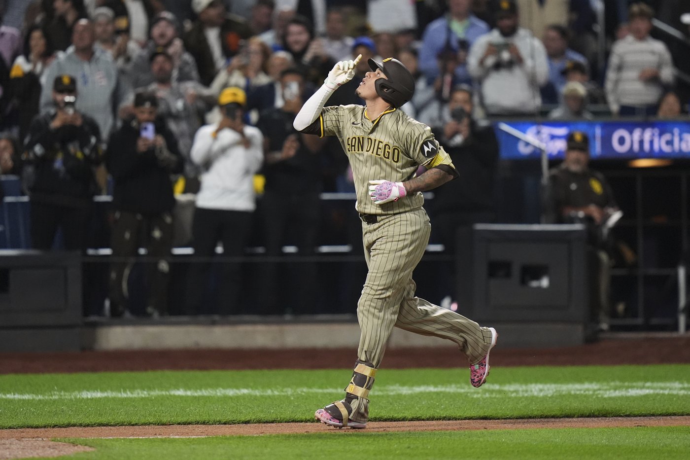 Machado's tiebreaking grand slam sends Padres to 7-4 win over Mets | iNFOnews.ca