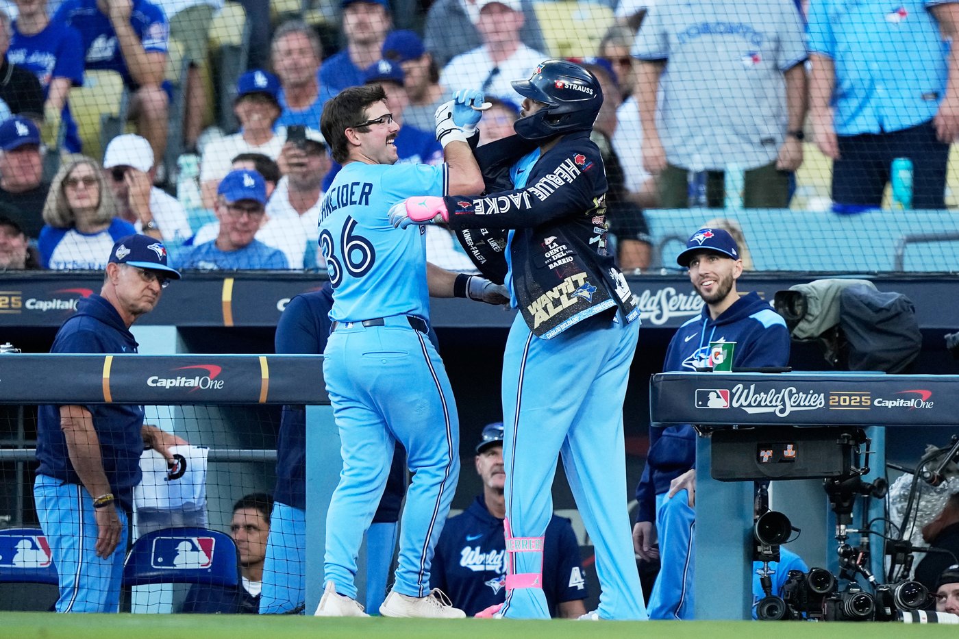 Yesavage strikes out 12 as rookie pitches Blue Jays past Dodgers 6-1 for 3-2 lead in World Series | iNFOnews.ca