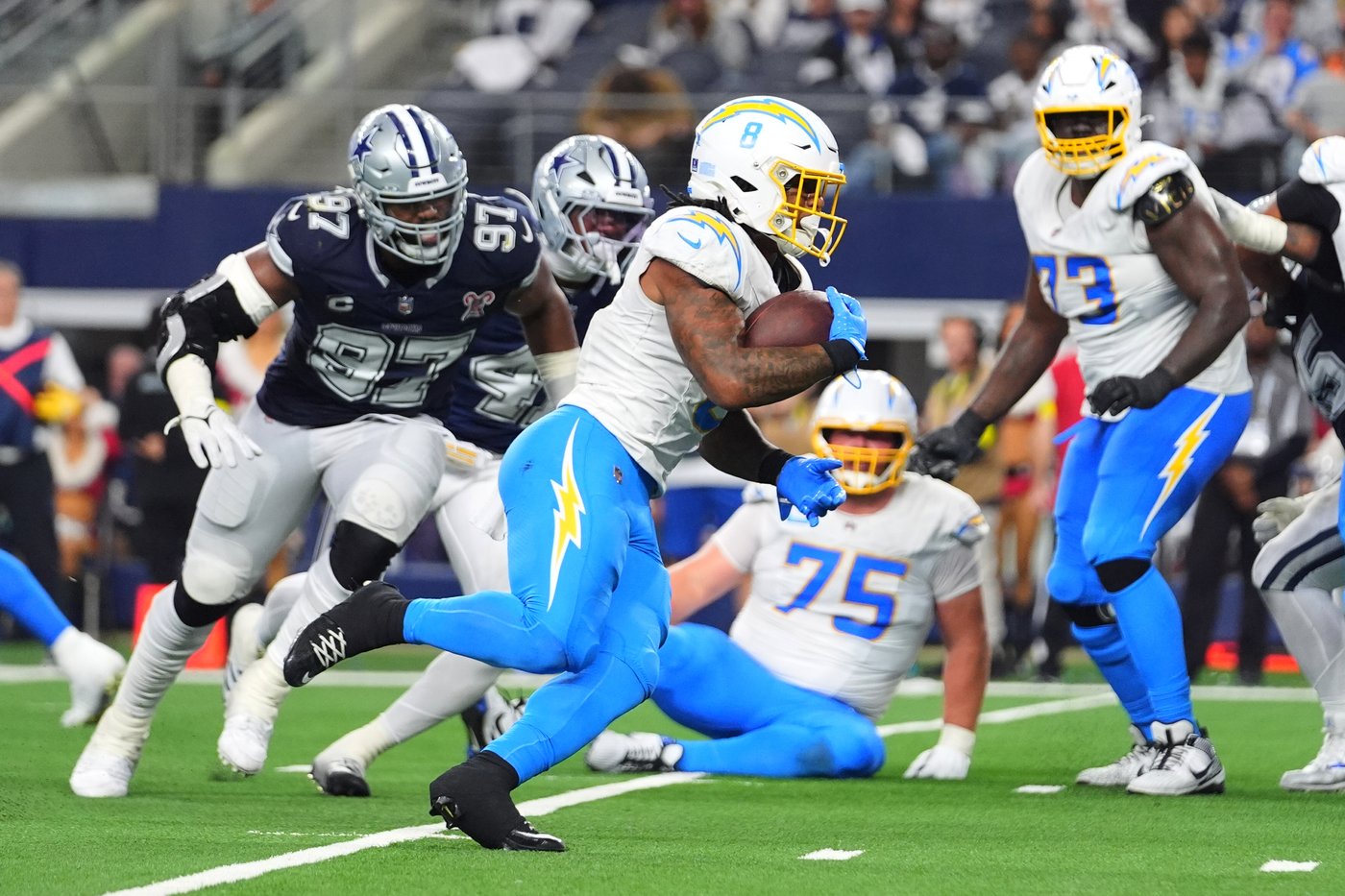 Chargers host Texans in high-stakes matchup featuring two of NFL's best defenses | iNFOnews.ca