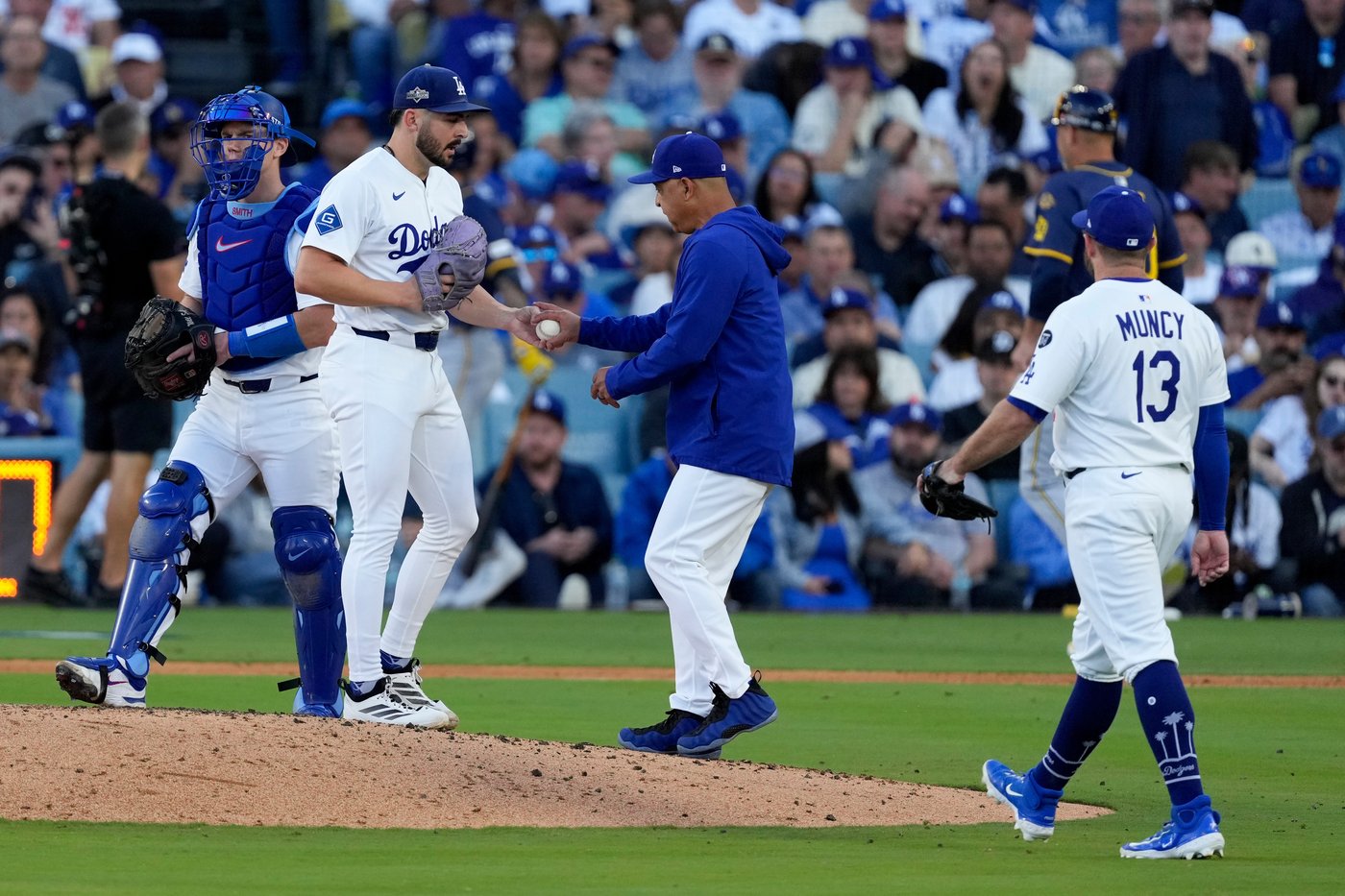 Dodgers LHP Alex Vesia not with team in Toronto on eve of World Series because of family matter | iNFOnews.ca