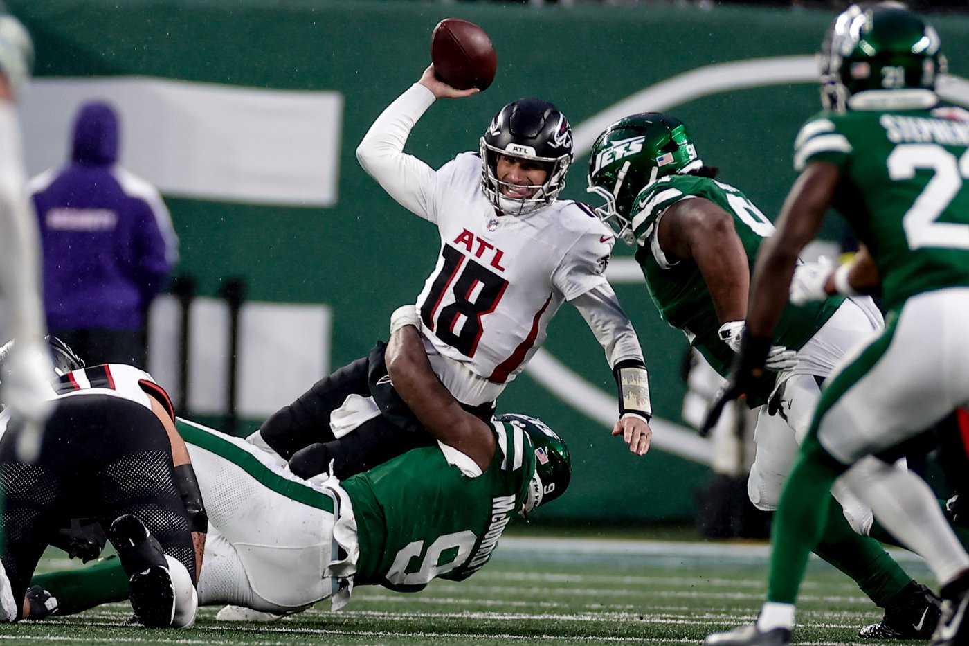 Falcons waste a big game by Robinson as special teams breakdowns lead to 6th loss in past 7 games | iNFOnews.ca Falcons waste a big game by Robinson as special teams breakdowns lead to 6th loss in past 7 games | iNFOnews.ca