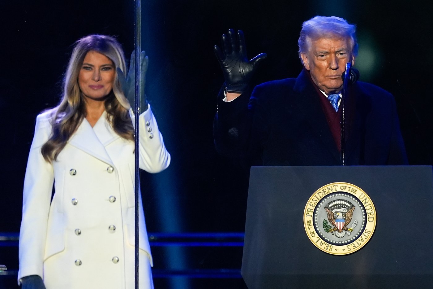 Melania Trump lights the National Christmas Tree after president counts down | iNFOnews.ca