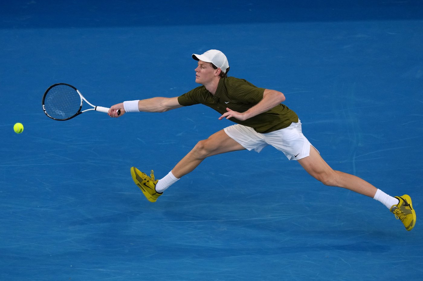 Sinner extends winning streak to 18 at Australian Open, advances to quarterfinals | iNFOnews.ca