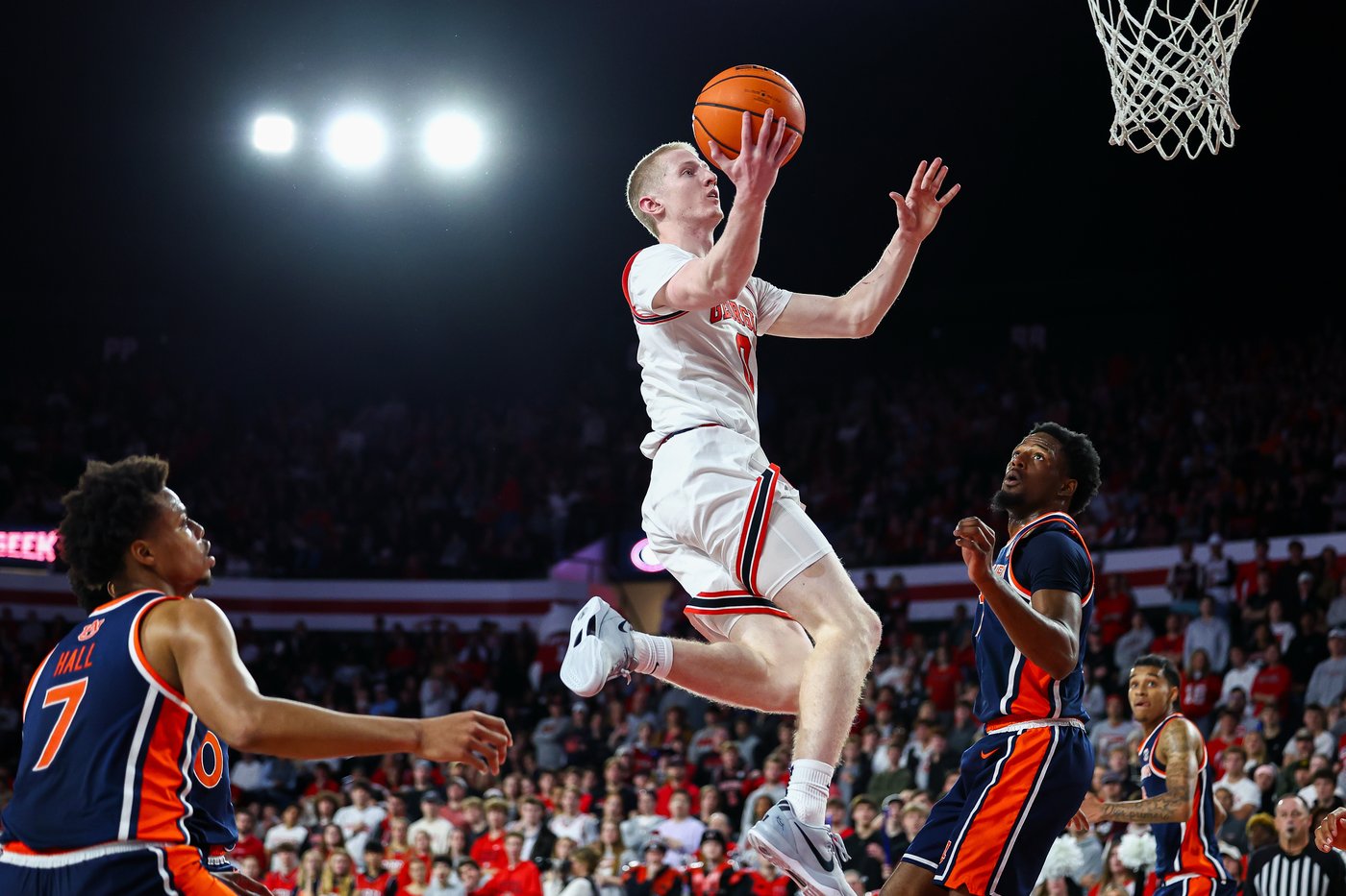 No. 23 Georgia's high-scoring offense enjoys strong start in SEC opener despite rebounding concerns | iNFOnews.ca No. 23 Georgia's high-scoring offense enjoys strong start in SEC opener despite rebounding concerns | iNFOnews.ca