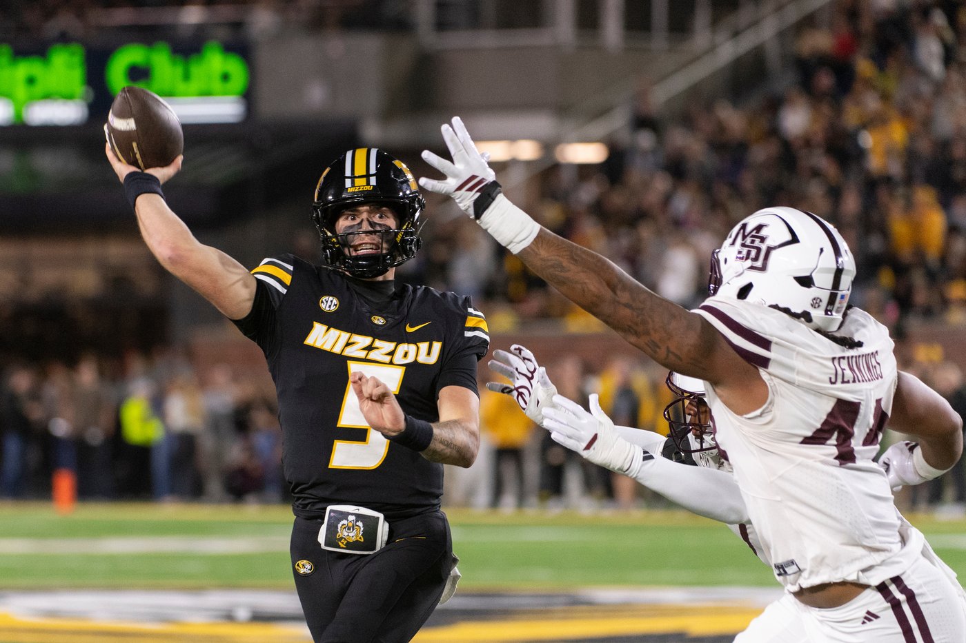 Hardy rushes for career-best 300 yards, 3 TD to help Missouri beat Mississippi State 49-24 | iNFOnews.ca Hardy rushes for career-best 300 yards, 3 TD to help Missouri beat Mississippi State 49-24 | iNFOnews.ca