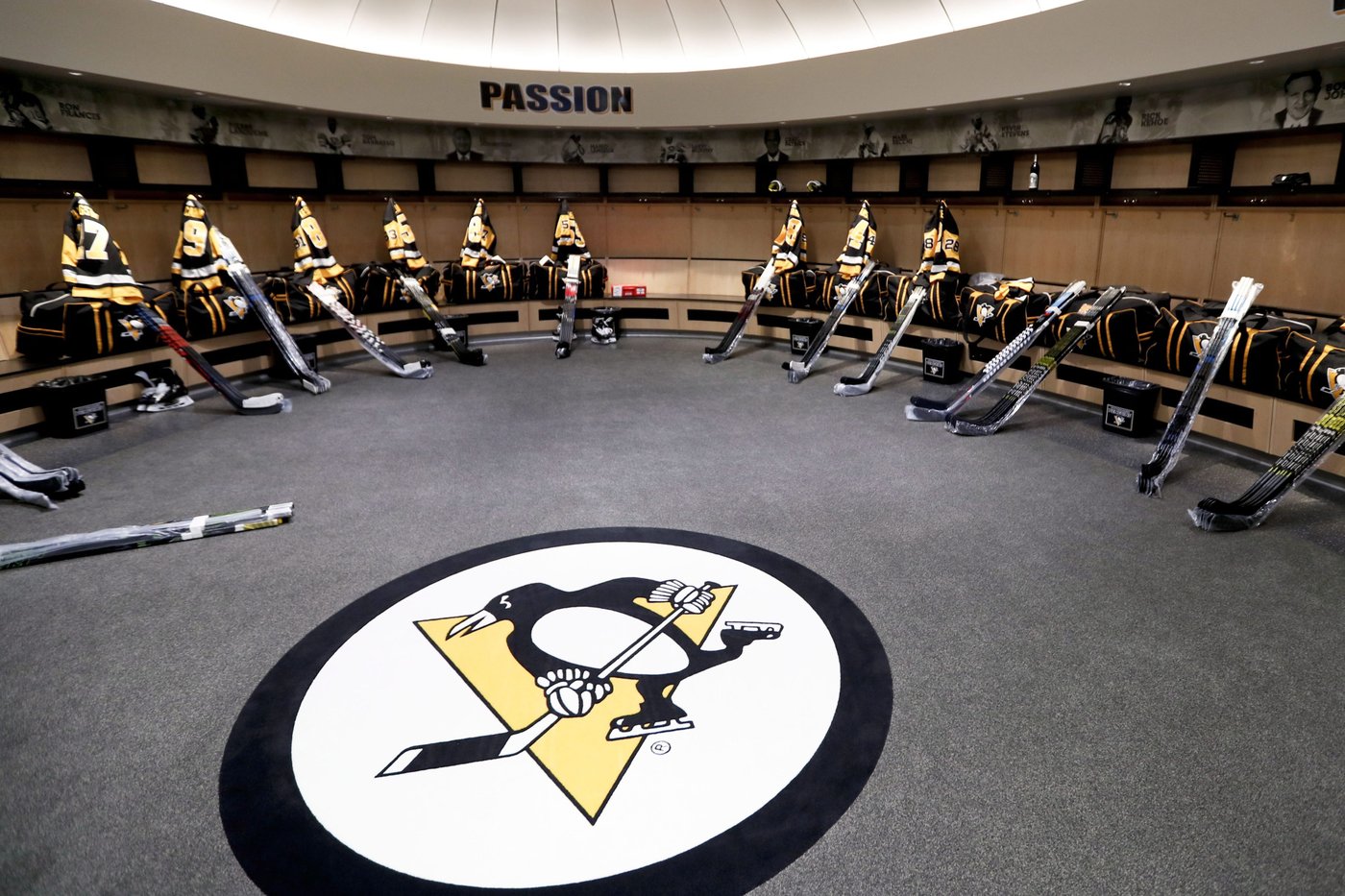 'When the group chat's going, that's a good sign': NHLers talk locker-room vibes | iNFOnews.ca