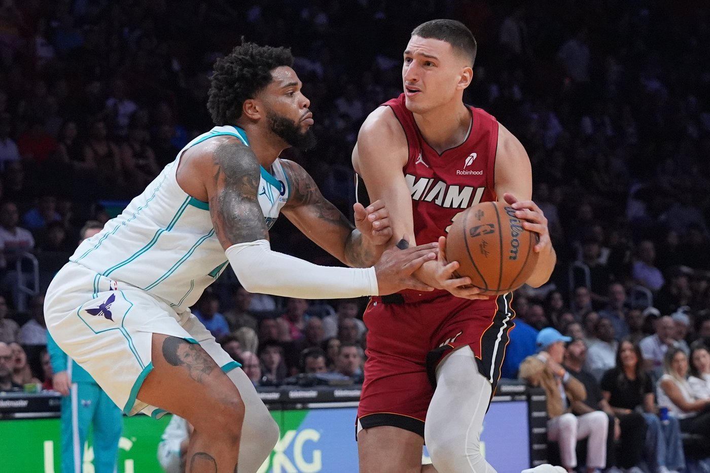 Powell scores 25, Heat start fast and run away from Hornets in NBA Cup, 126-108 | iNFOnews.ca Powell scores 25, Heat start fast and run away from Hornets in NBA Cup, 126-108 | iNFOnews.ca