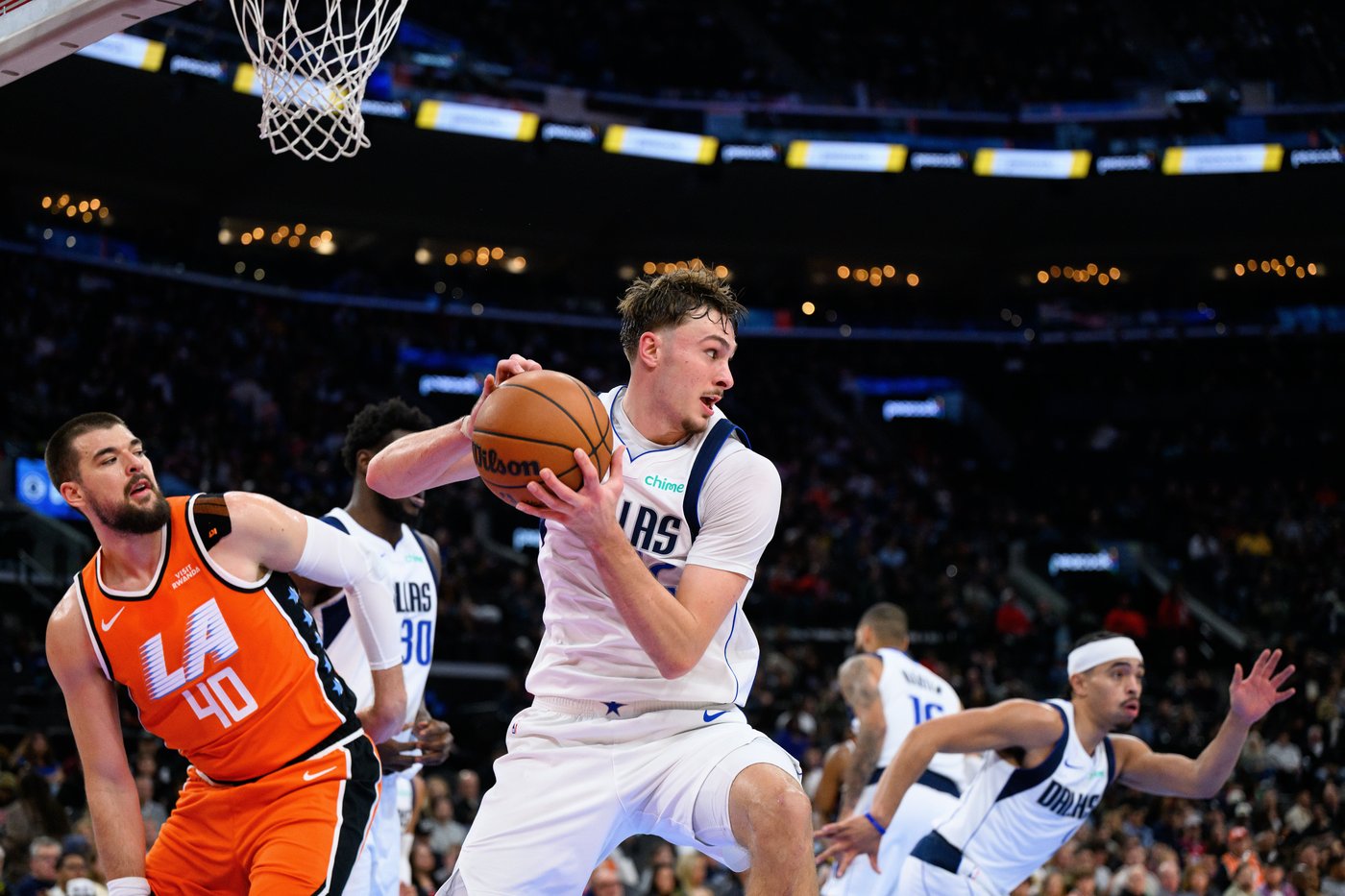 Flagg scores season-high 35 and Thompson rallies Mavericks past Clippers 114-110 | iNFOnews.ca