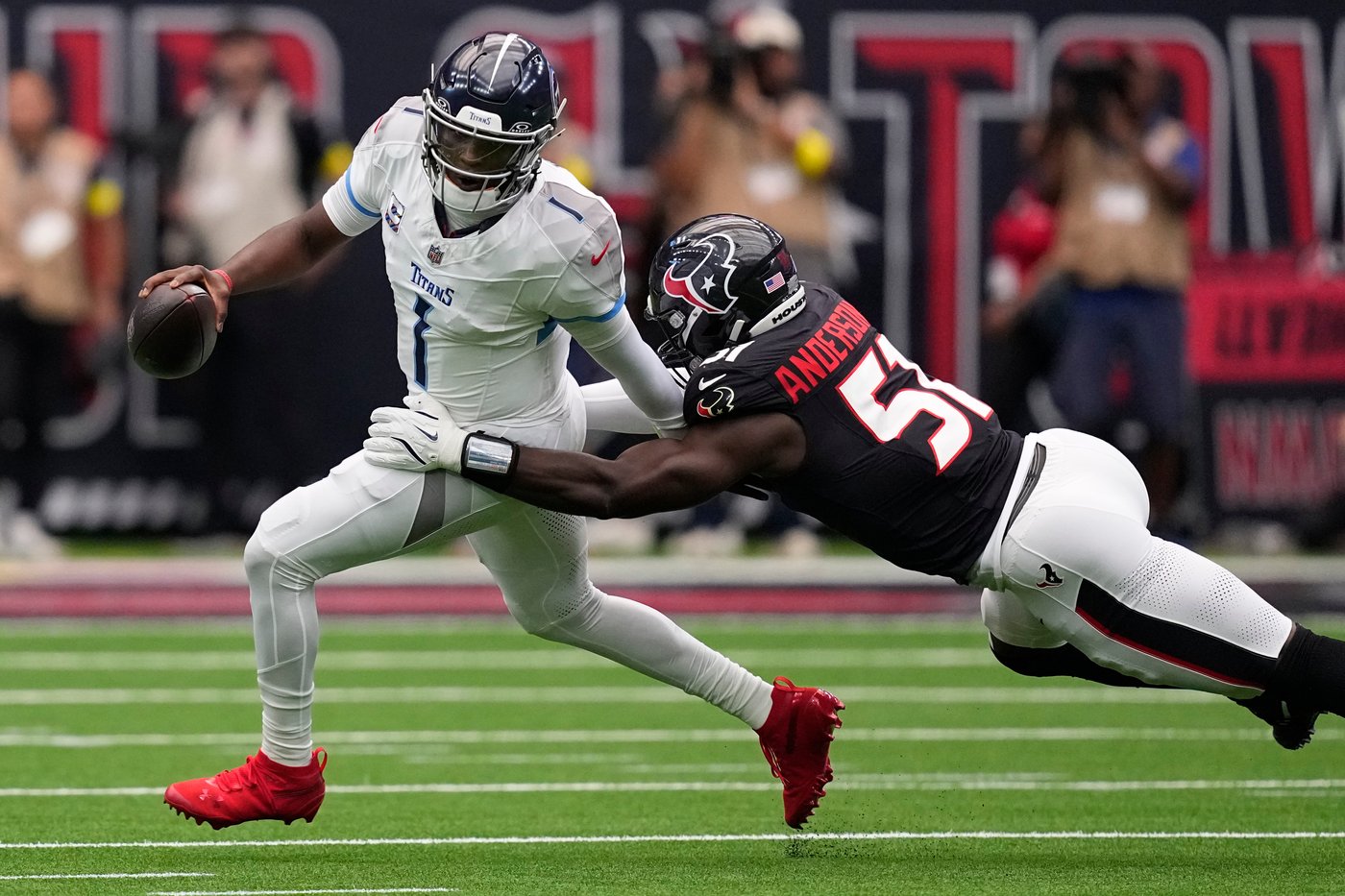 Texans dominate Titans 26-0 for first win of the season | iNFOnews.ca Texans dominate Titans 26-0 for first win of the season | iNFOnews.ca
