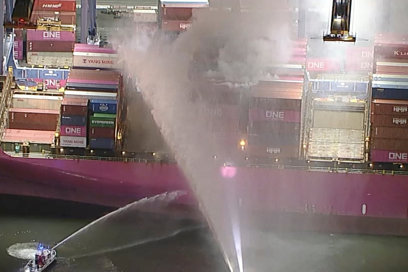 Fire aboard a Los Angeles container ship briefly prompted a shelter-in-place order | iNFOnews.ca