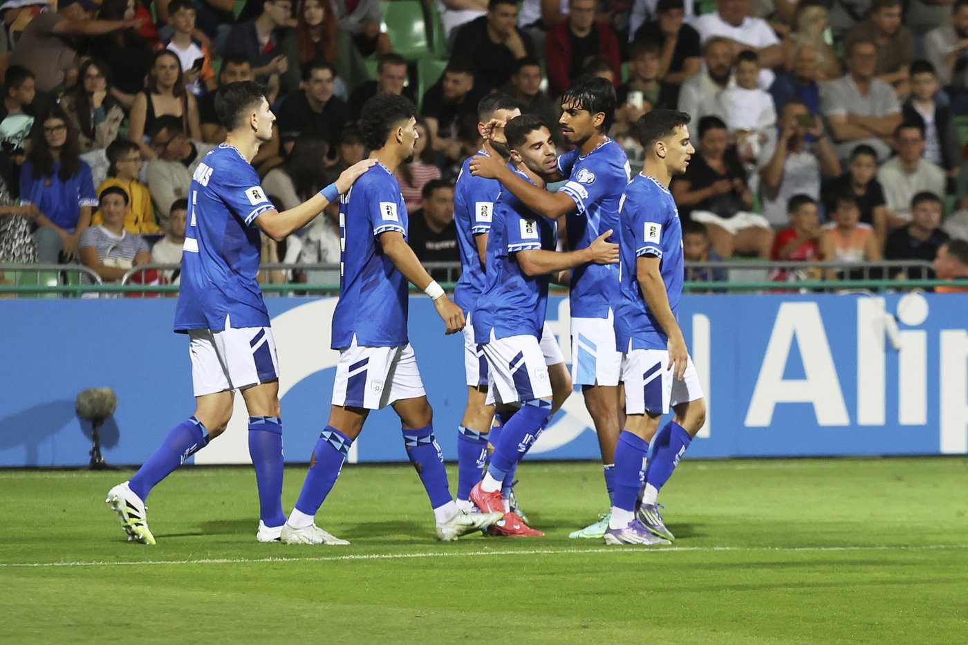 Israel soccer coach 'standing behind my country' amid calls for squad to be suspended | iNFOnews.ca