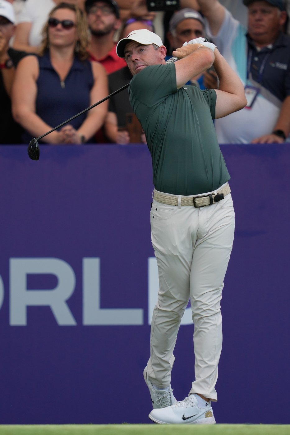 McIlroy outplays Penge at World Tour Championship as Kim leads after first round | iNFOnews.ca