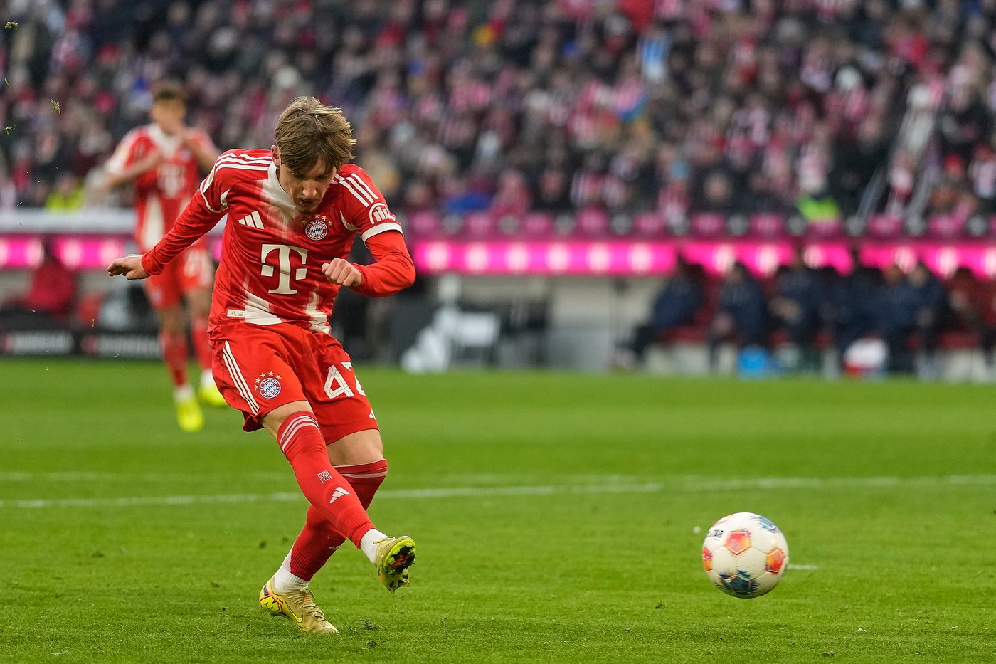 Bayern's teen star Lennart Karl leads comeback 6-2 win over Freiburg in Bundesliga | iNFOnews.ca