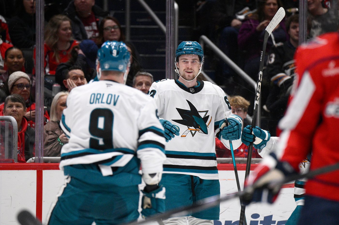 Sharks' 3-goal second period keys 3-2 victory over Capitals | iNFOnews.ca