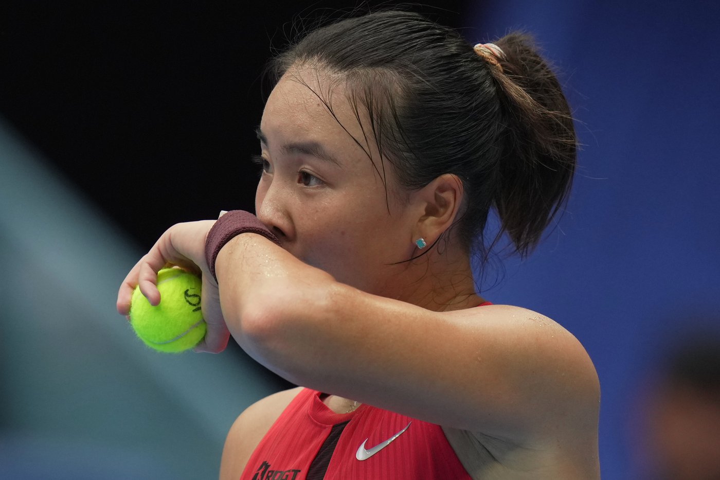 Top-seeded Iga Swiatek advances to the third round at the China Open | iNFOnews.ca