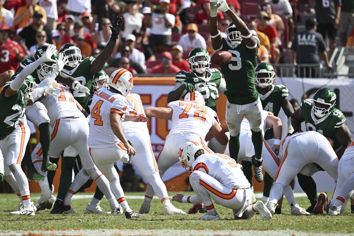 Two blocked field goals returned for TDs contribute to a wild early slate of NFL games | iNFOnews.ca