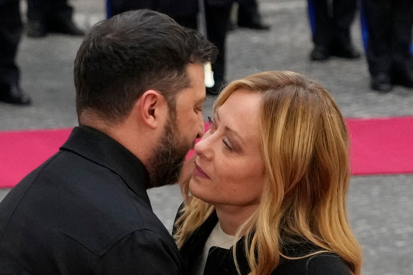 Zelenskyy reaffirms his refusal to cede land to Russia as he rallies European support | iNFOnews.ca Zelenskyy reaffirms his refusal to cede land to Russia as he rallies European support | iNFOnews.ca