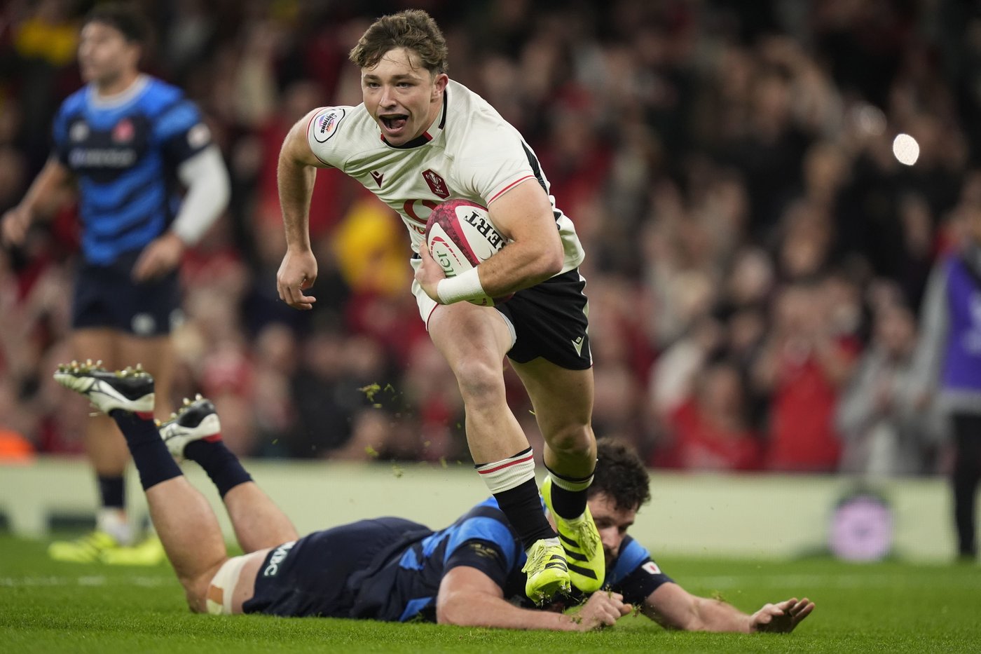 Evans' last-second penalty against Japan ends Wales' 10-match home losing streak | iNFOnews.ca Evans' last-second penalty against Japan ends Wales' 10-match home losing streak | iNFOnews.ca