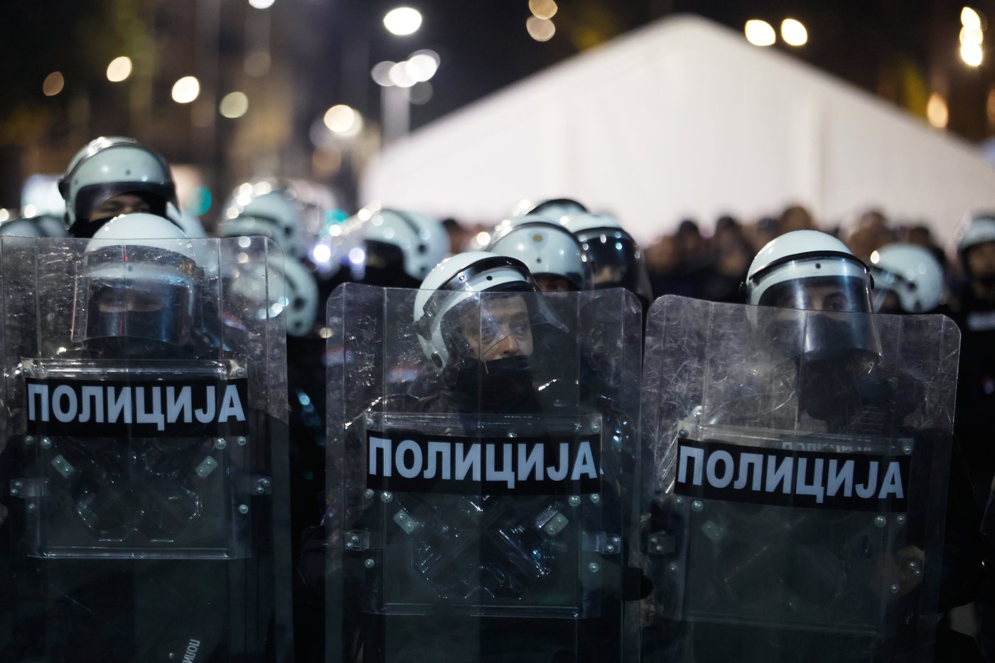 Riot police separate opponents, loyalists of Serbia's president as tensions soar amid protests | iNFOnews.ca Riot police separate opponents, loyalists of Serbia's president as tensions soar amid protests | iNFOnews.ca