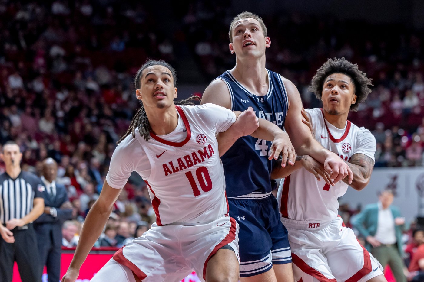 Holloway's career-high 26 points lead No. 14 Alabama over Yale, 102-78 | iNFOnews.ca