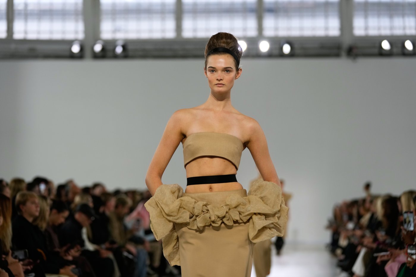 Max Mara responds to rising global tensions and temperatures with lightness on Milan runway | iNFOnews.ca