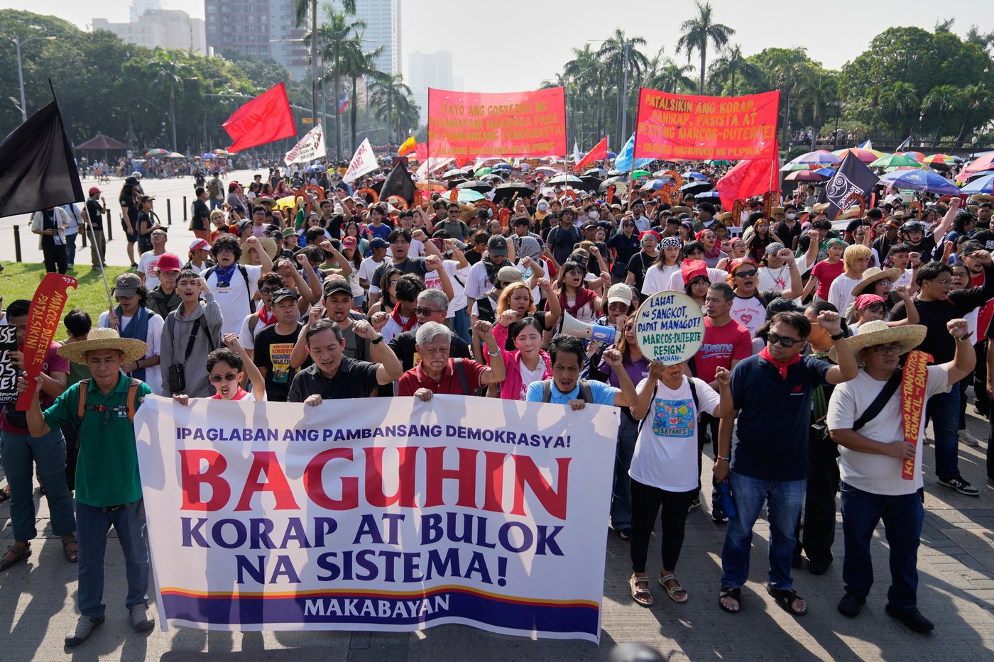 Thousands in Philippines protest corruption and demand return of stolen funds from flood projects | iNFOnews.ca