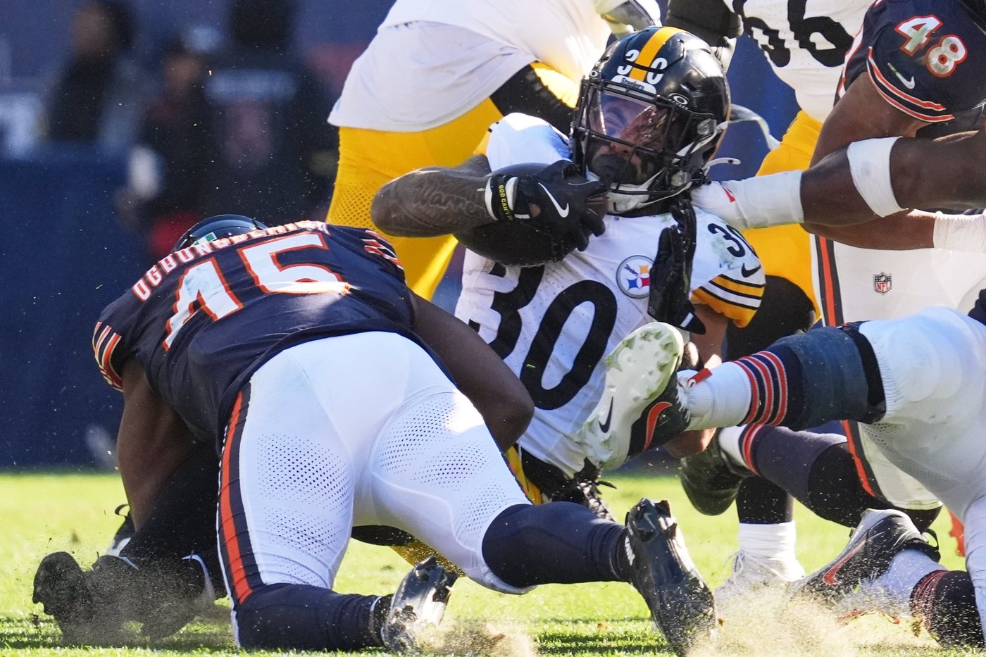 Caleb Williams throws for 3 TDs as Bears beat Steelers 31-28 with nemesis Aaron Rodgers sidelined | iNFOnews.ca