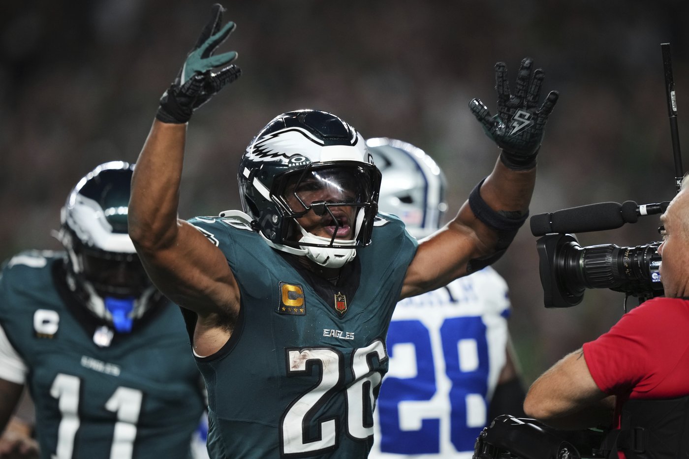 Defending champion Eagles edge Cowboys 24-20 in wild, lightning-delayed NFL season opener | iNFOnews.ca Defending champion Eagles edge Cowboys 24-20 in wild, lightning-delayed NFL season opener | iNFOnews.ca