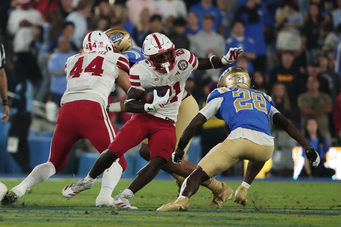Lateef's impressive debut as a starter and Johnson's rushing lead Nebraska over UCLA 28-21 | iNFOnews.ca Lateef's impressive debut as a starter and Johnson's rushing lead Nebraska over UCLA 28-21 | iNFOnews.ca