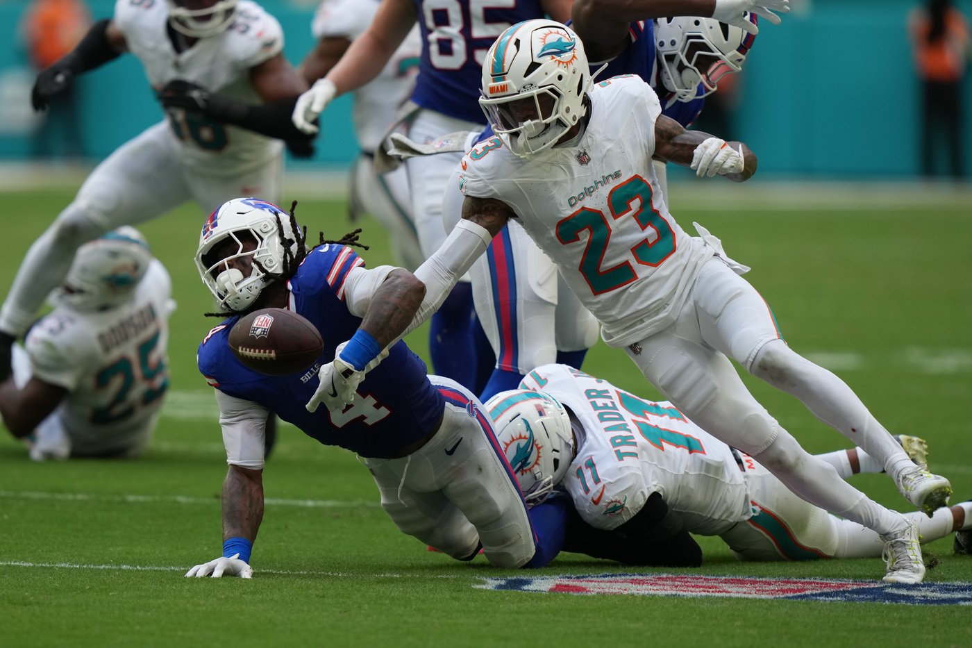 Dolphins end seven-game losing streak against Bills with 30-13 win | iNFOnews.ca