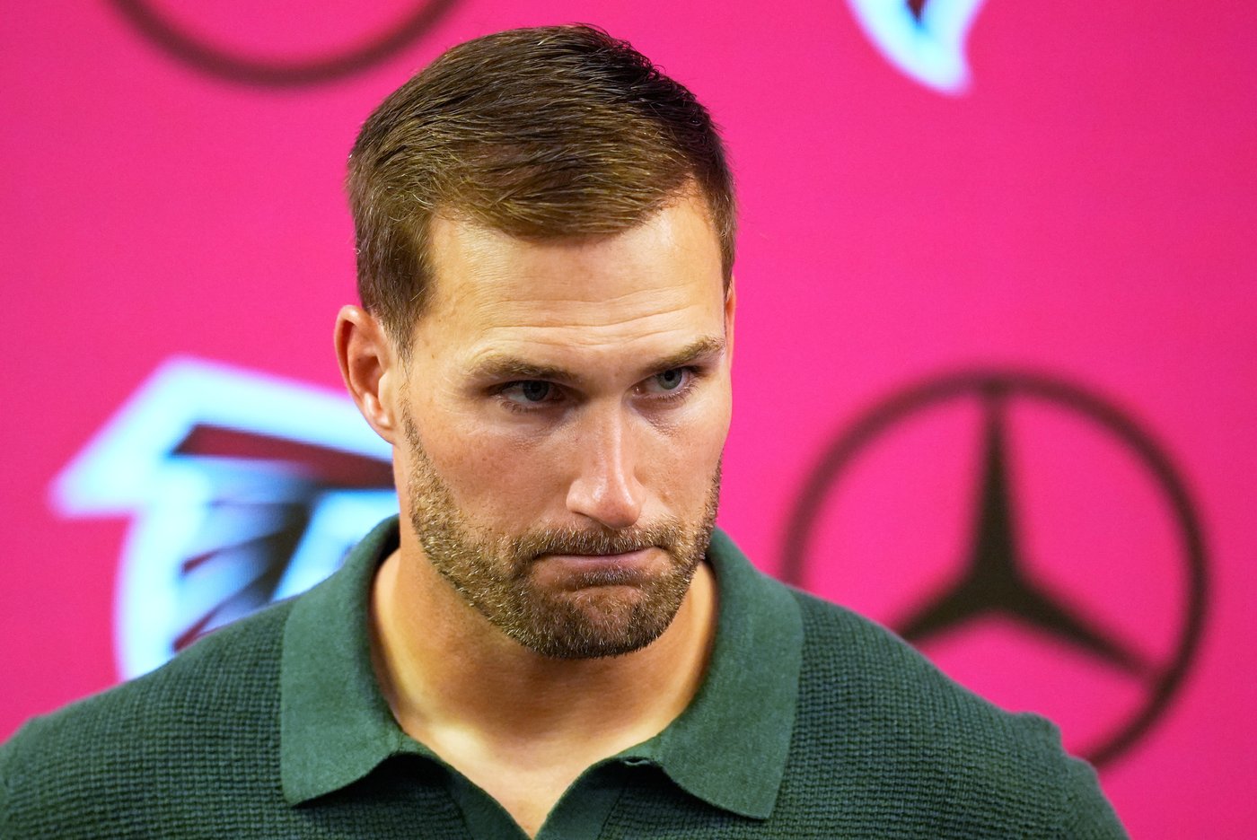 Falcons QB Michael Penix injures knee against Panthers and replaced by Kirk Cousins | iNFOnews.ca