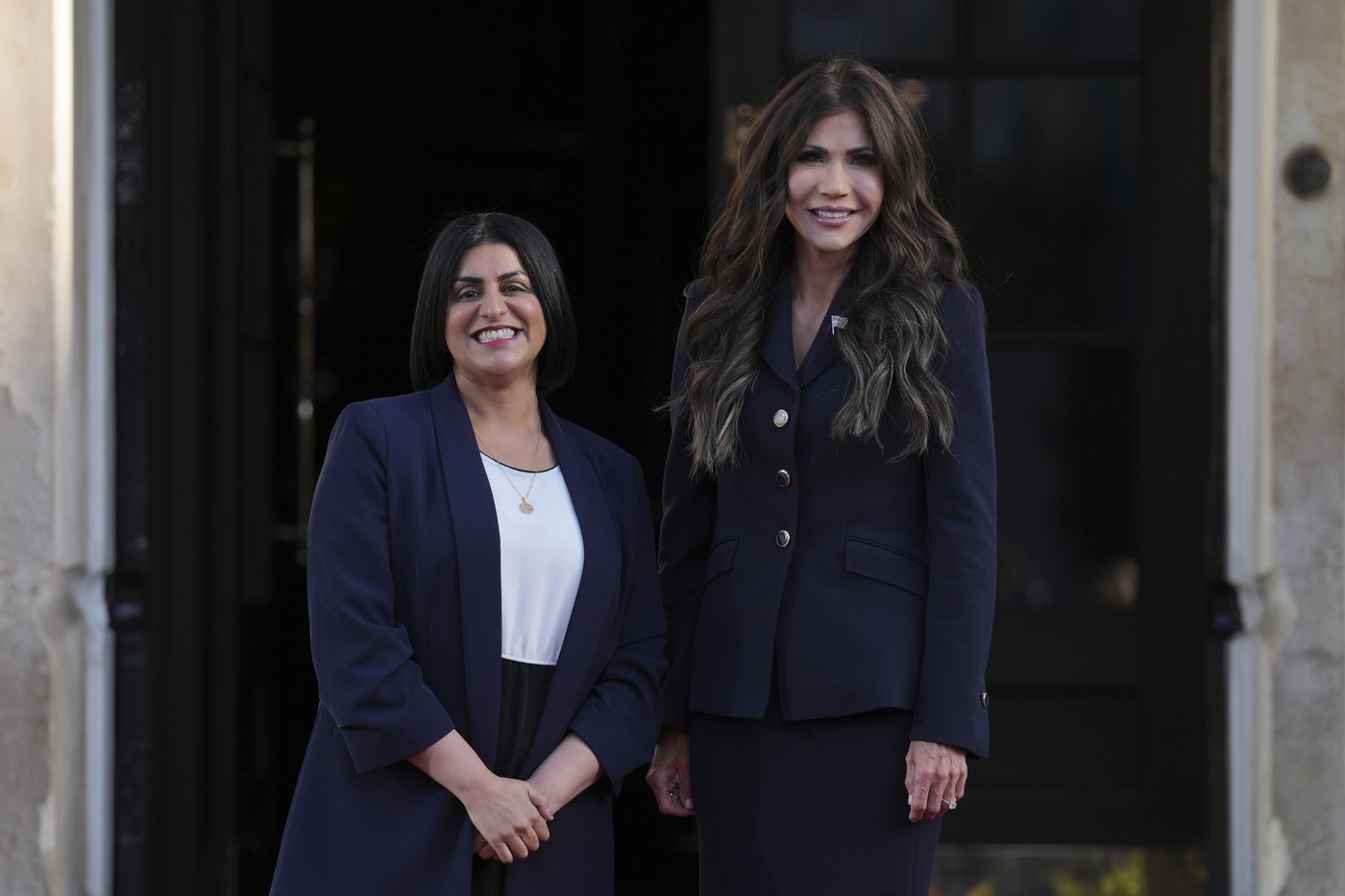 Noem says roundup of Koreans at Hyundai plant in Georgia won't deter investment in the US | iNFOnews.ca Noem says roundup of Koreans at Hyundai plant in Georgia won't deter investment in the US | iNFOnews.ca