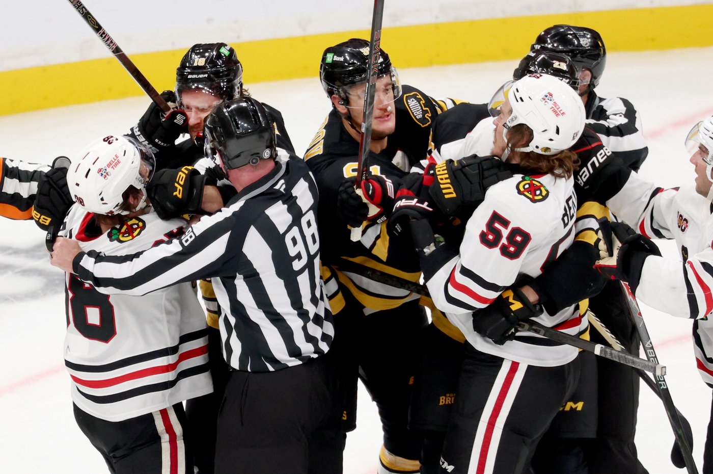 Fraser Minten scores in overtime to lift the Bruins past the Blackhawks, 4-3 | iNFOnews.ca Fraser Minten scores in overtime to lift the Bruins past the Blackhawks, 4-3 | iNFOnews.ca