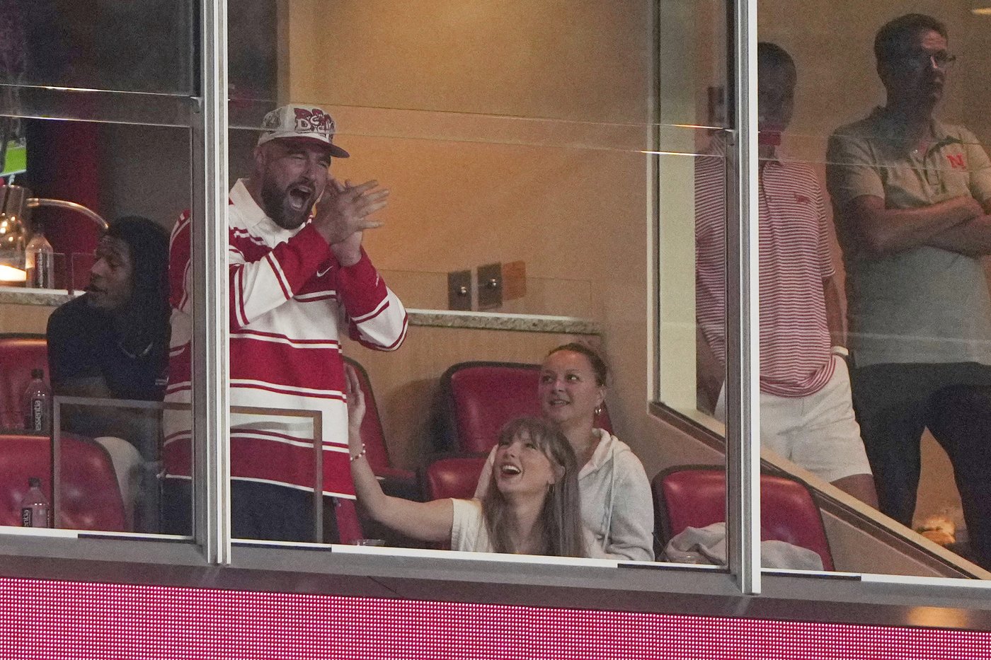 Travis Kelce on what's changed since his engagement to Taylor Swift: 'I got one more ring' | iNFOnews.ca