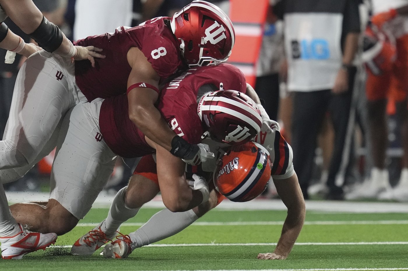 Live updates: AP Top 25 rankings are in, with Miami jumping into the No. 2 college football slot | iNFOnews.ca