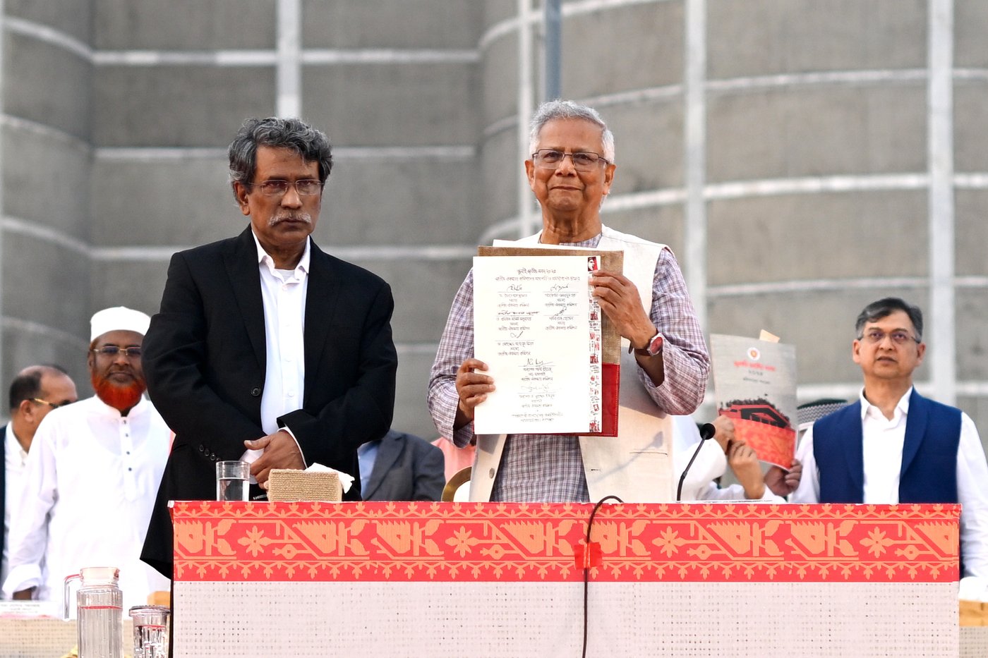 Clashes break out near Bangladesh parliament as major parties sign a roadmap for change | iNFOnews.ca Clashes break out near Bangladesh parliament as major parties sign a roadmap for change | iNFOnews.ca