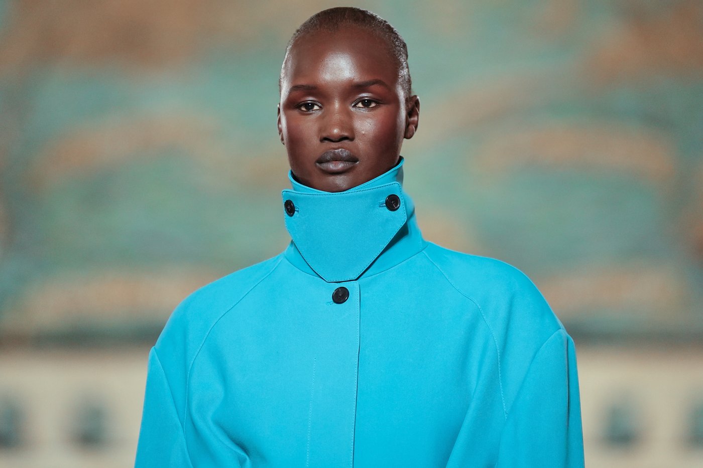 Tory Burch takes her latest collection to the bank for New York Fashion Week show | iNFOnews.ca
