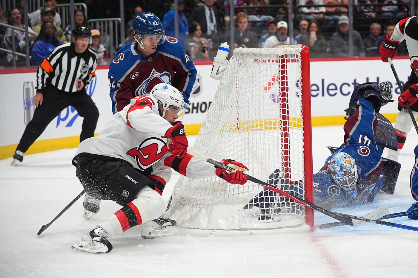 Olofsson's five-point game leads Avalanche past Devils, ending New Jersey's win streak | iNFOnews.ca Olofsson's five-point game leads Avalanche past Devils, ending New Jersey's win streak | iNFOnews.ca