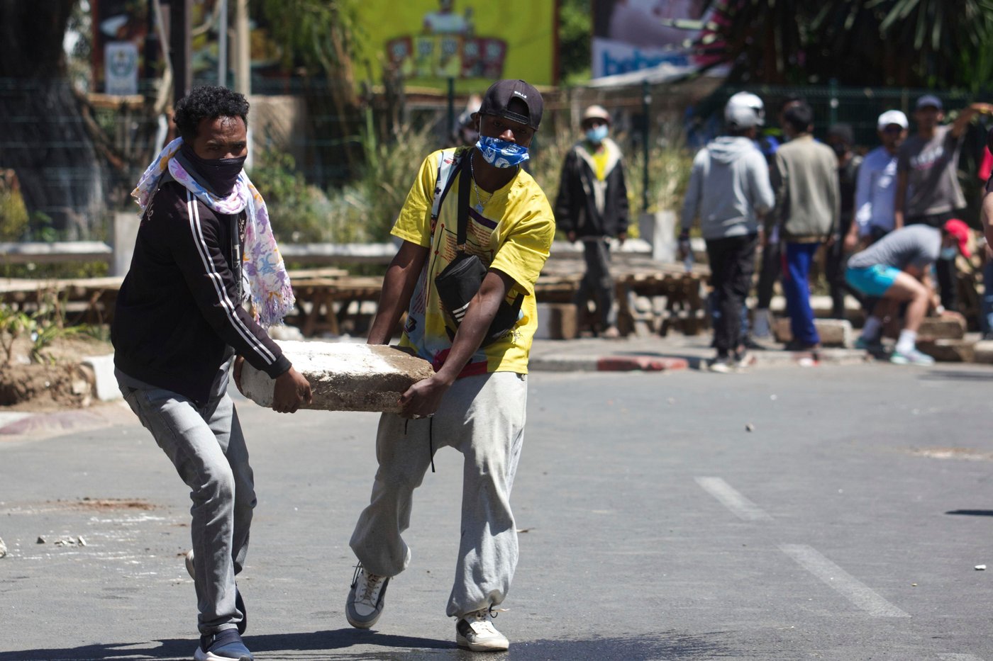 Madagascar's Gen Z protesters clash with police as they call for president to step down | iNFOnews.ca Madagascar's Gen Z protesters clash with police as they call for president to step down | iNFOnews.ca